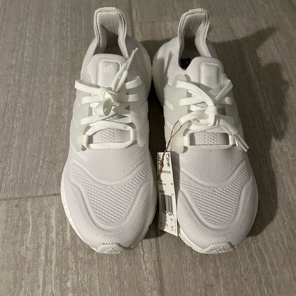 Brand New Women’s Adidas Ultraboost 22 Running Shoes